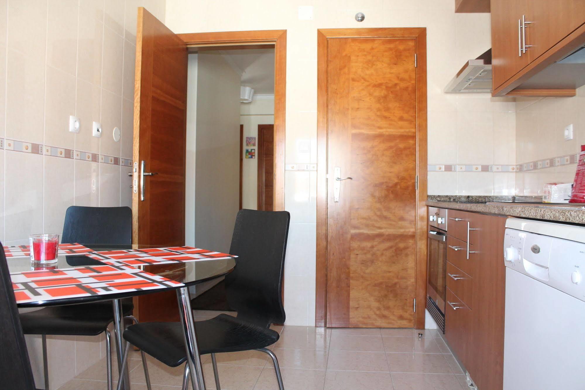 Suites & Apartments Dp Vfxira Vila Franca de Xira Exterior foto
